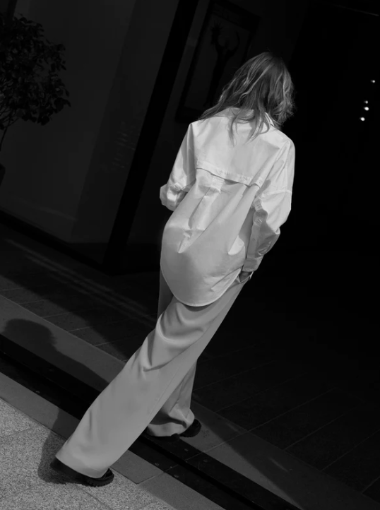black and white image