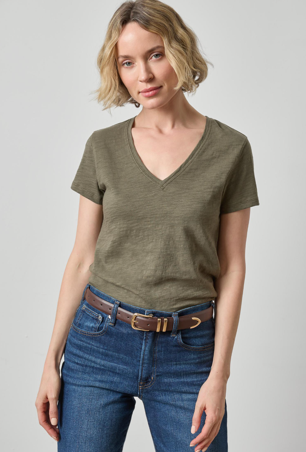 Short Sleeve Back Seam V-neck T-shirt